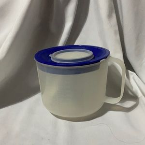 Tupperware Measuring Cup with Lid Storage Batter Bowl